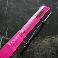 тонкий крючок для вязания с черной силиконовой ручкой и стальным наконечником 2.75_0