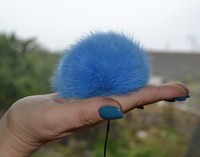 фото помпон кролик ярко-голубой
