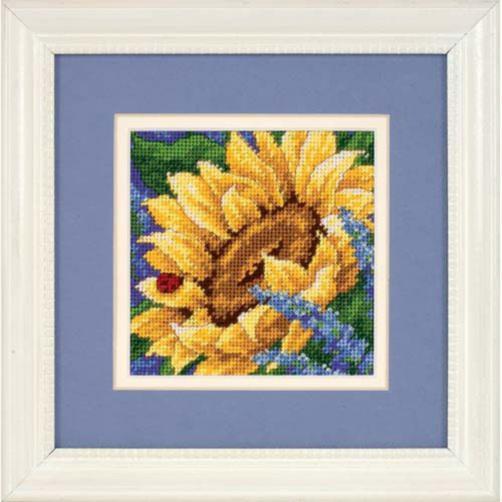 17066 Набір для вишивання (гобелен) DIMENSIONS Sunflower and Ladybug "Соняшник та божа корівка" | інтернет-магазин 'Елена-Рукоделие'