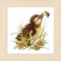 PN-0146977 Набір для вишивки хрестом LanArte Duckling and bumblebee "Каченя і джміль" | інтернет-магазин 'Елена-Рукоделие'
