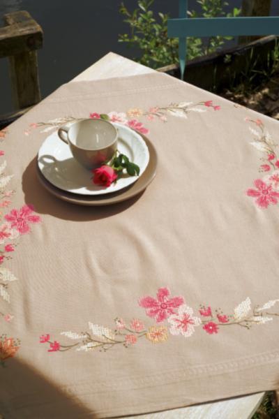 pn-0154963 набор для вышивания крестом (скатерть) vervaco pink flowers "розовые цветы" | интернет-магазин Елена-Рукоделие