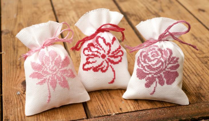 PN-0155319 Набір для вишивання хрестом (мішечки для саше) Vervaco Pink flowers "Рожеві квіти" | інтернет-магазин 'Елена-Рукоделие'