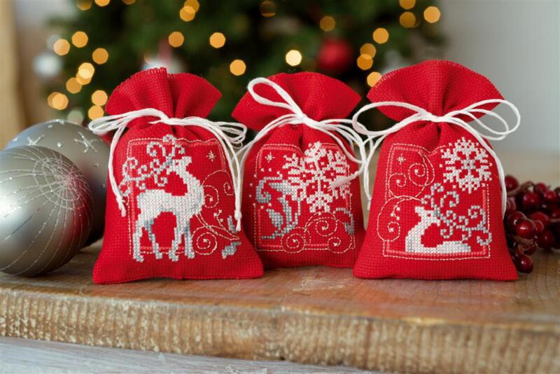 pn-0150819 набор для вышивания крестом (мешочки для саше) vervaco deers with snowflakes i "олени и снежинки" | интернет-магазин Елена-Рукоделие
