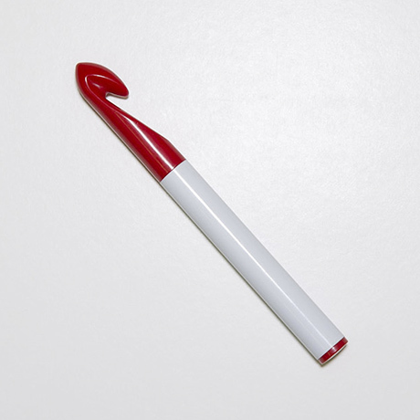 крючок пластиковый hamanaka 15 мм | інтернет-магазин 'Елена-Рукоделие'
